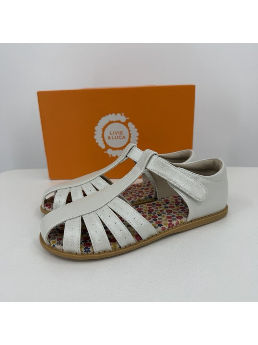 Livie & Luca Paz Classic Closed Toe Sandals size 1Y White Pearl Napa Syn Leather